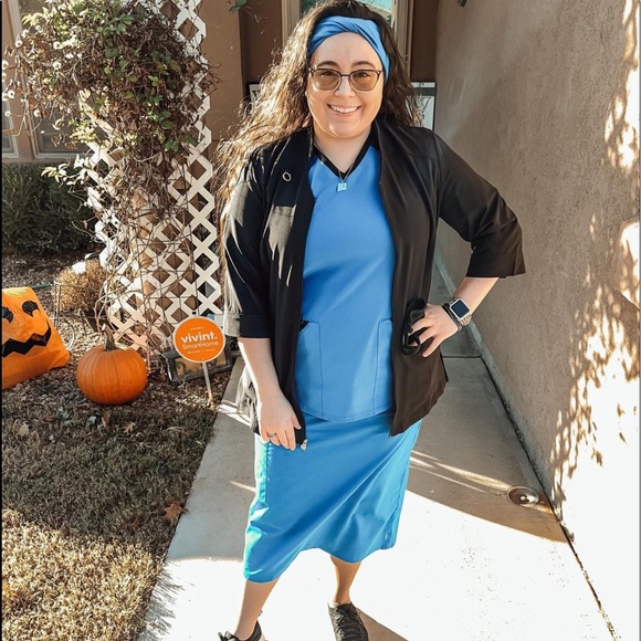 Meet your Posher, Rachel N. 💐 - Picture 9 of 16